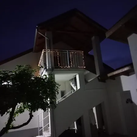 Orsolya Vendeghaz アパート バラトンウドヴァリ