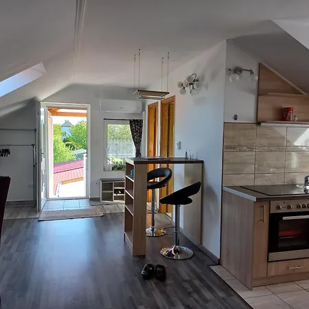 Διαμέρισμα Orsolya Vendeghaz *