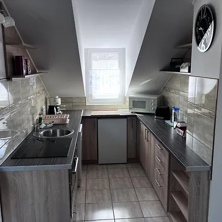 Orsolya Vendeghaz شقة قرية بالاتونودفاري