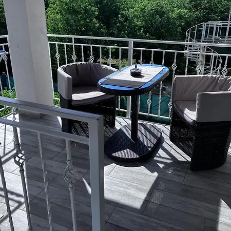 アパート Orsolya Vendeghaz *