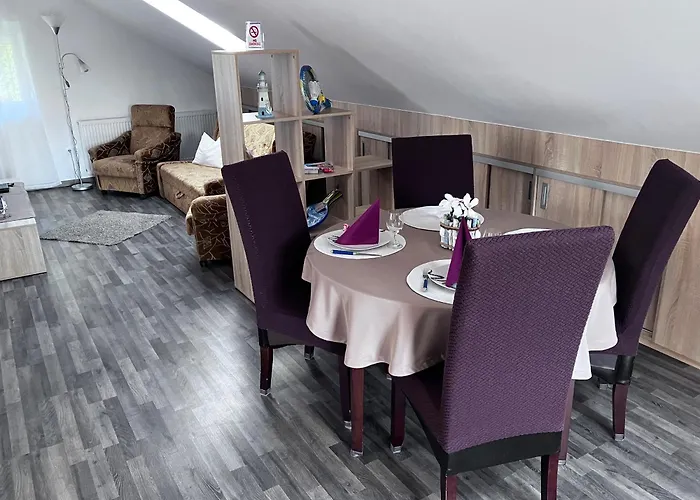 Orsolya Vendeghaz * バラトンウドヴァリ